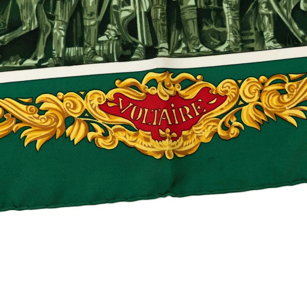Hermès Sanssoucy Silk Scarf 90 Green Very good - Model View