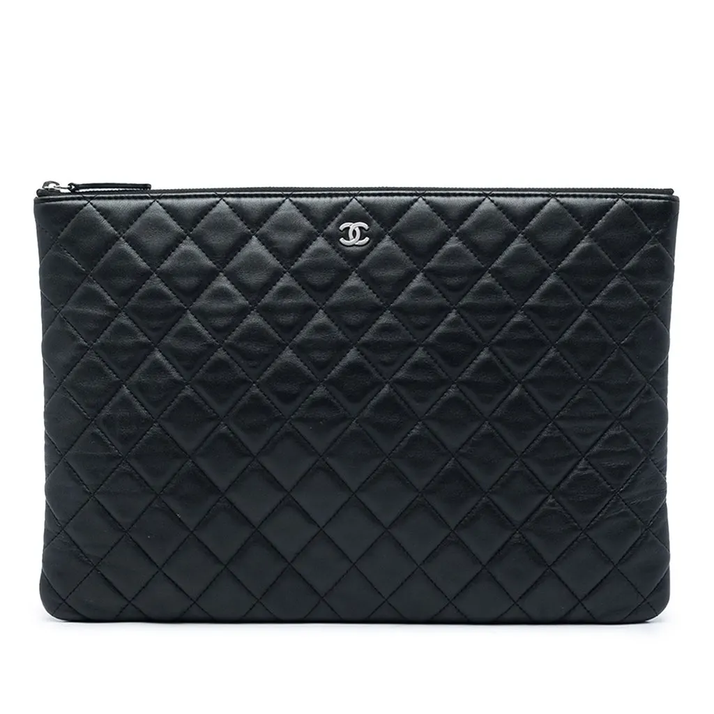 Chanel Large Quilted Lambskin O Case Clutch Black Leather Very good - Front View