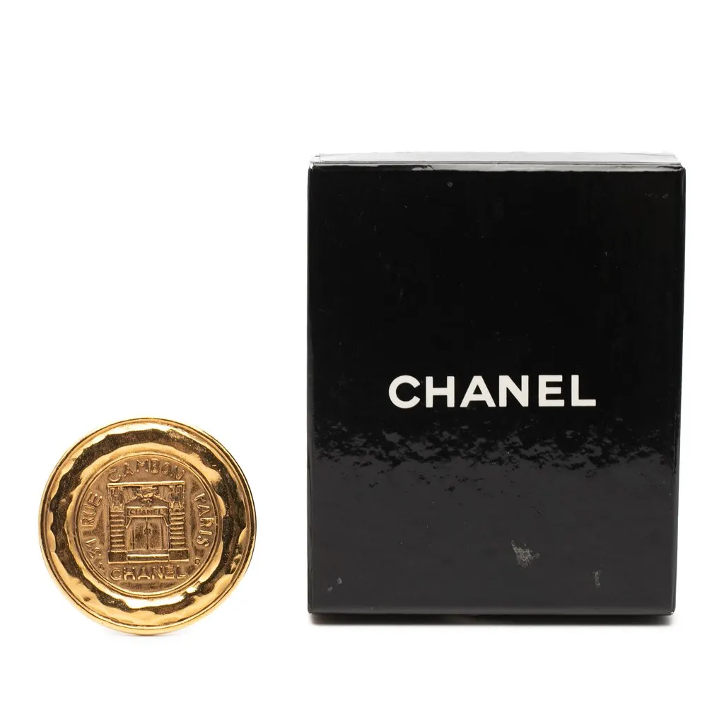 Chanel Gold Plated 31 Rue Cambon Brooch Gold Metal Very good - Model View