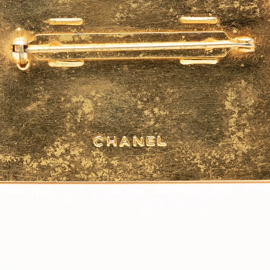 Chanel CC Gold Plated Logo Plate Brooch Gold Metal Very good - Inside View