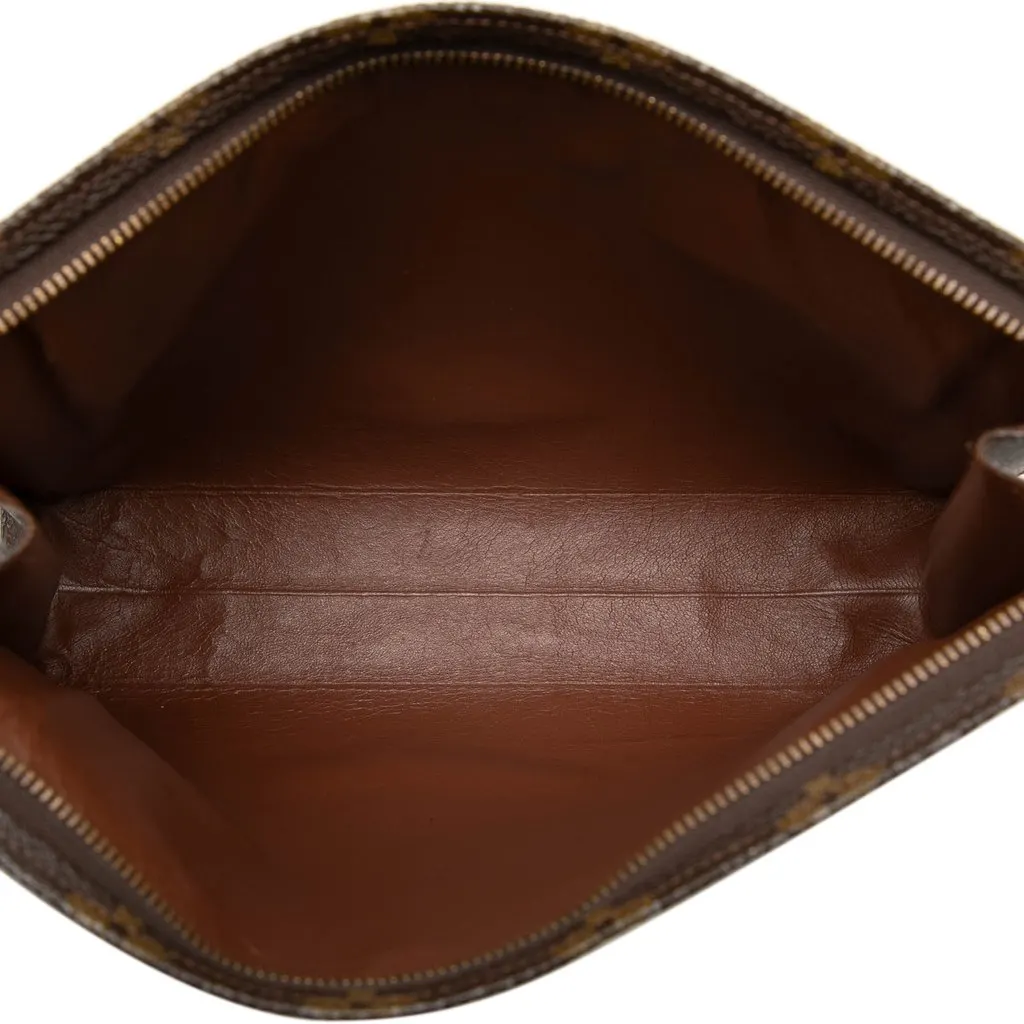Louis Vuitton Monogram Toiletry Pouch 26 Brown Canvas Very good - Model View