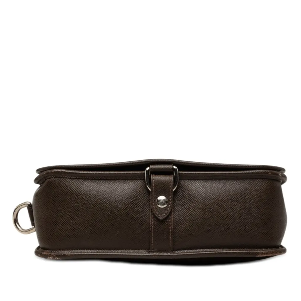 Louis Vuitton Taiga Andrei Brown Leather Good - Inside View