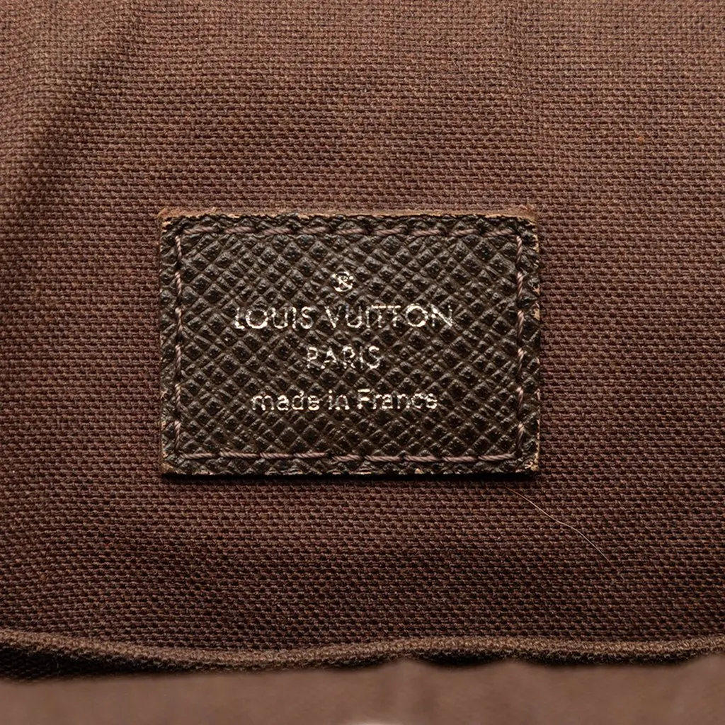 Louis Vuitton Taiga Andrei Brown Leather Good - Box View