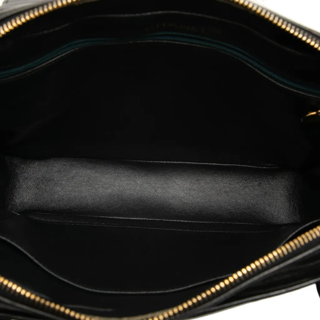 Chanel Quilted Lambskin Shoulder Bag Black Leather Good - Model View