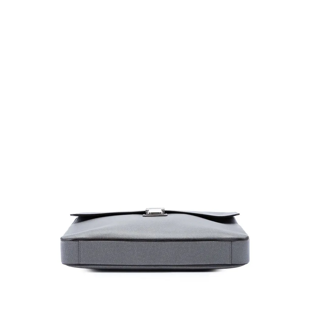 Louis Vuitton Taiga Vassili PM Grey Leather Very good - Inside View
