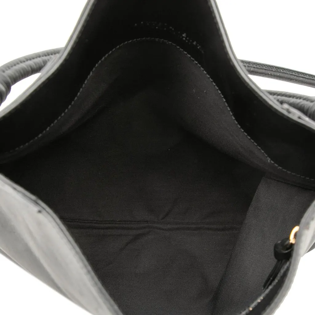 Bottega Veneta Calfskin Crossbody Black Leather Very good - Model View