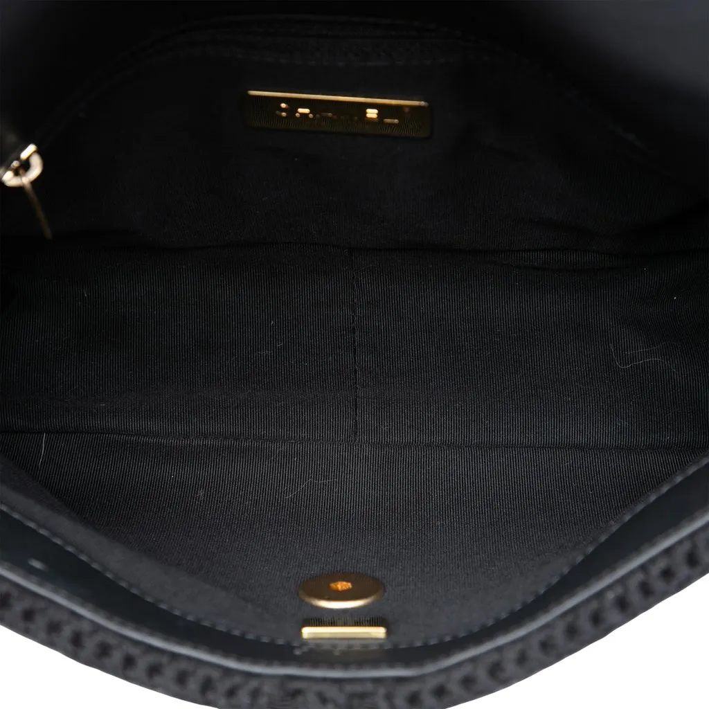 Chanel Medium Crochet 19 Flap Black Very good - Model View