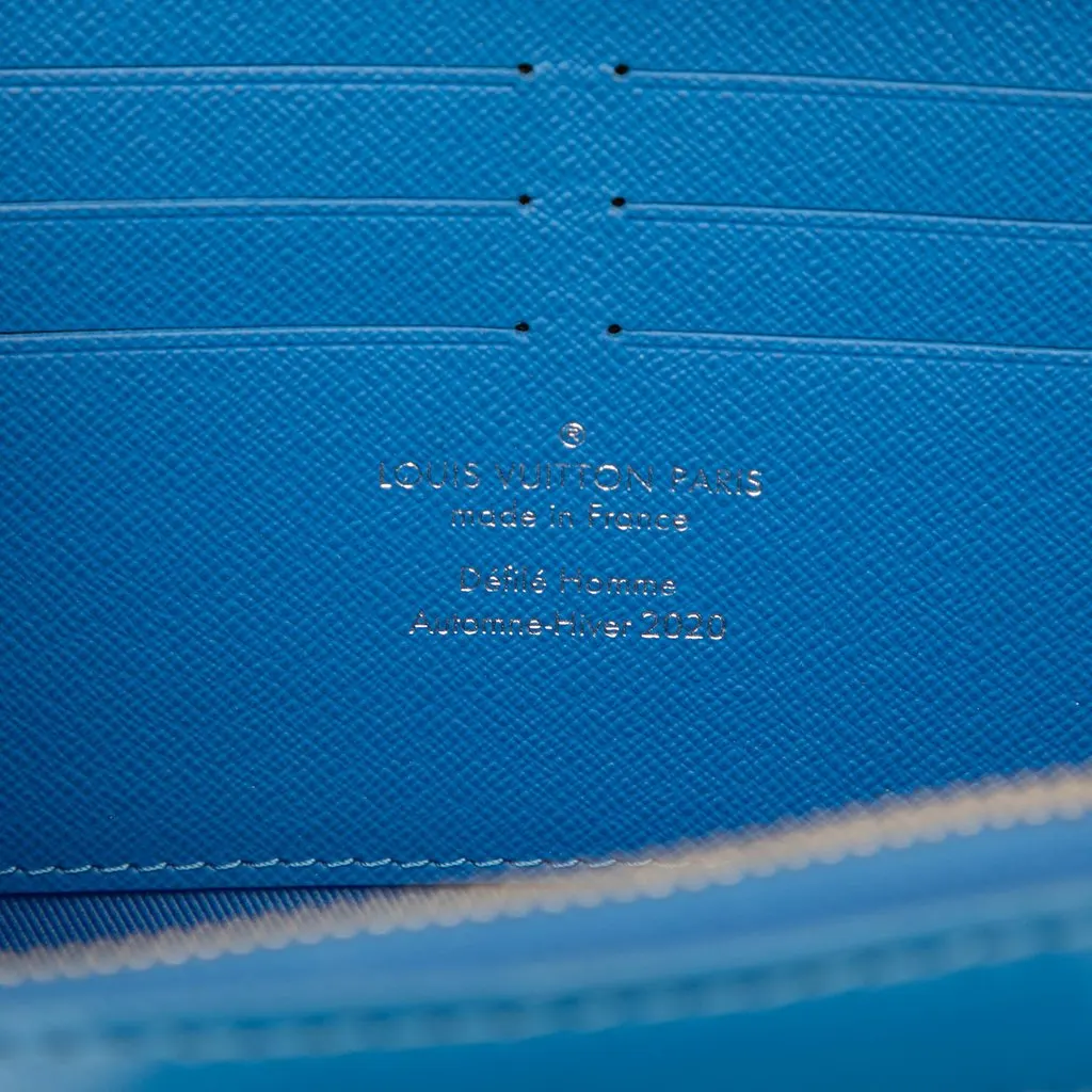 Louis Vuitton Monogram Clouds Soft Trunk Wallet Blue Very good - Box View