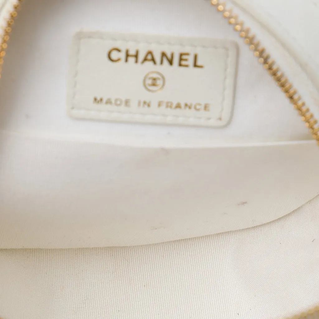 Chanel CC Chevron Shearling Round Clutch with Chain White Very good - Model View