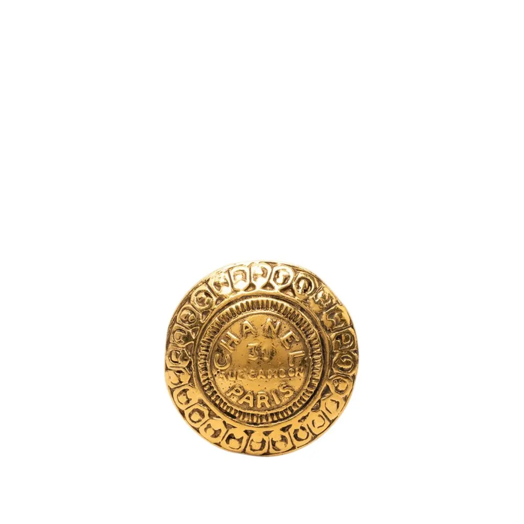 Chanel Gold Plated 31 Rue Cambon Round Brooch Gold Metal Very good - Front View