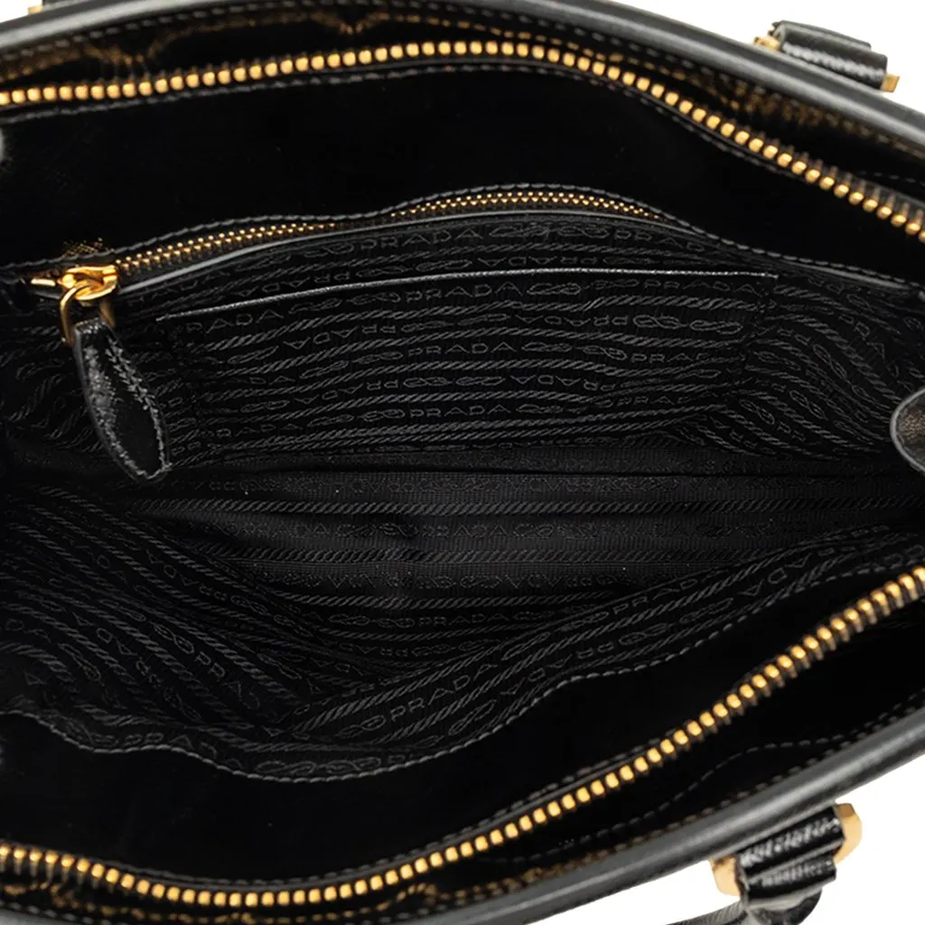Prada Medium Saffiano Vernice Parabole Tote Black Leather Very good - Model View