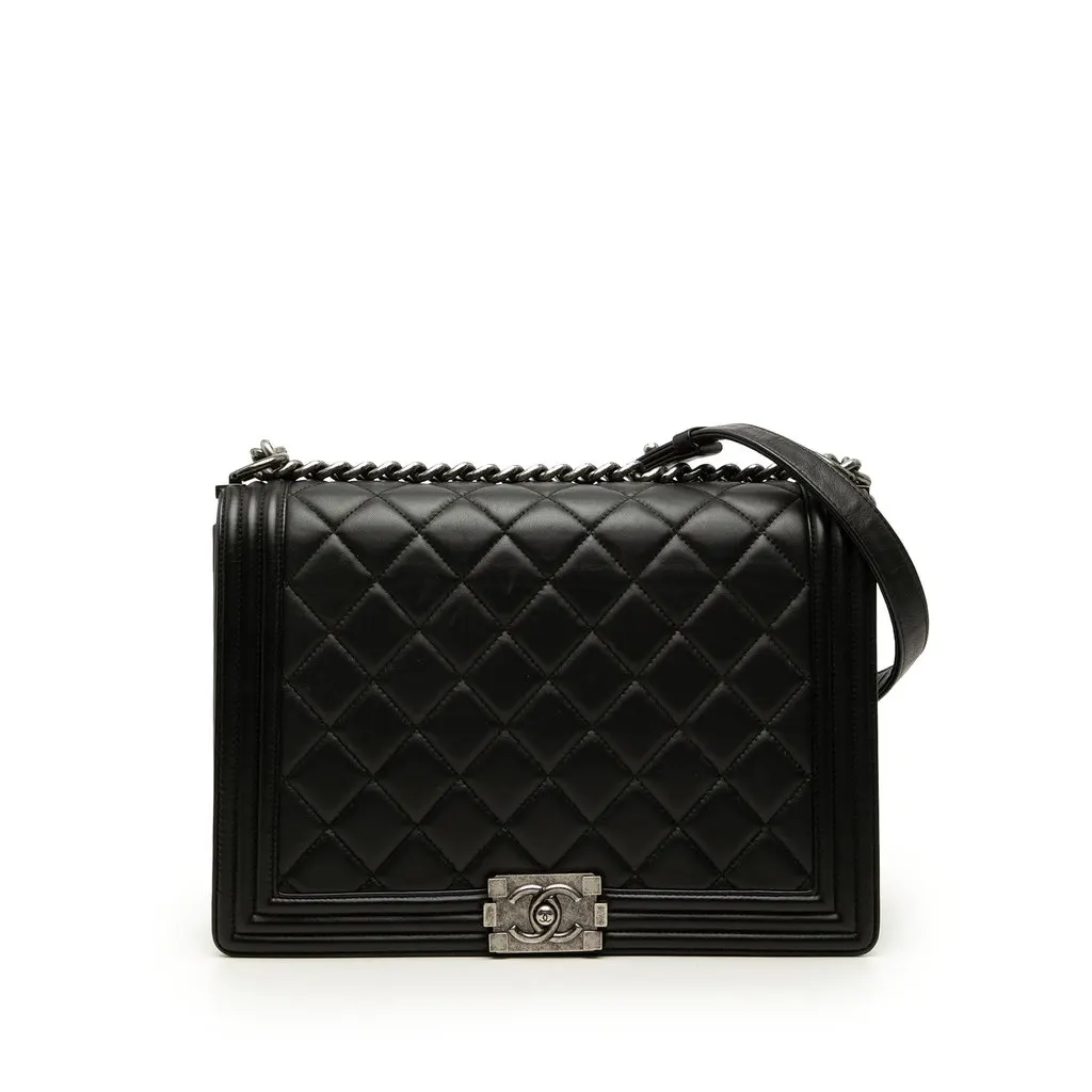 Chanel Large Quilted Lambskin Boy Flap Black Leather Very good - Front View