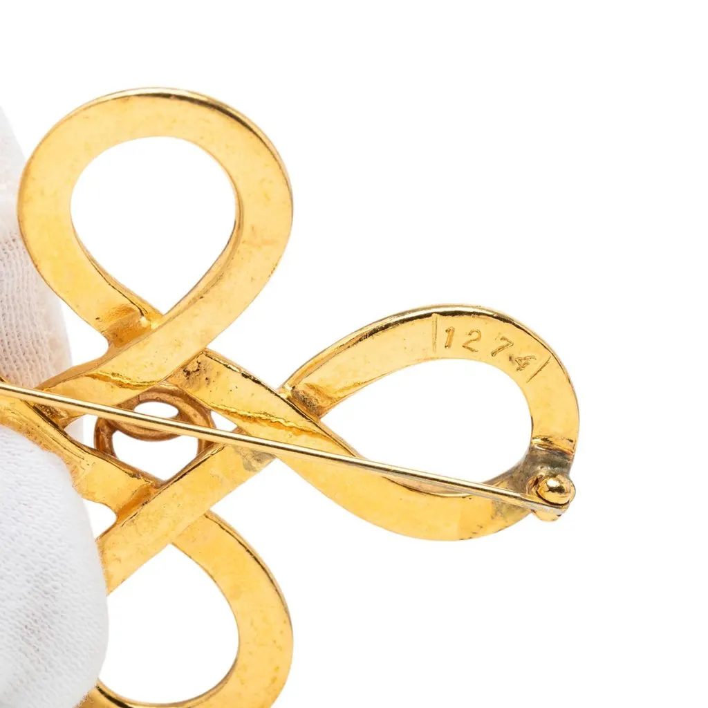 Chanel CC Gold Plated Infinity Knot Back Pin Brooch Gold Metal Very good - Box View