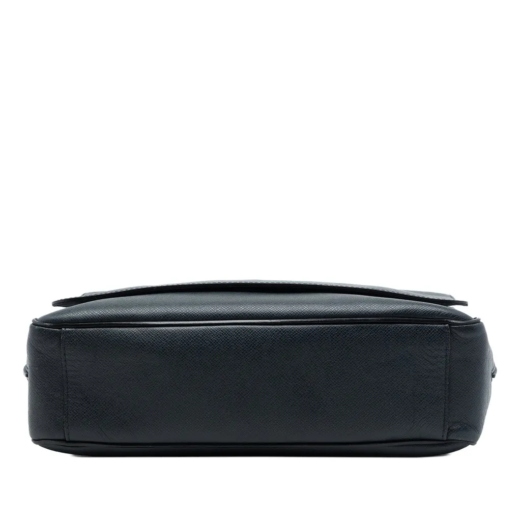 Louis Vuitton Taiga Roman MM Blue Leather Good - Inside View