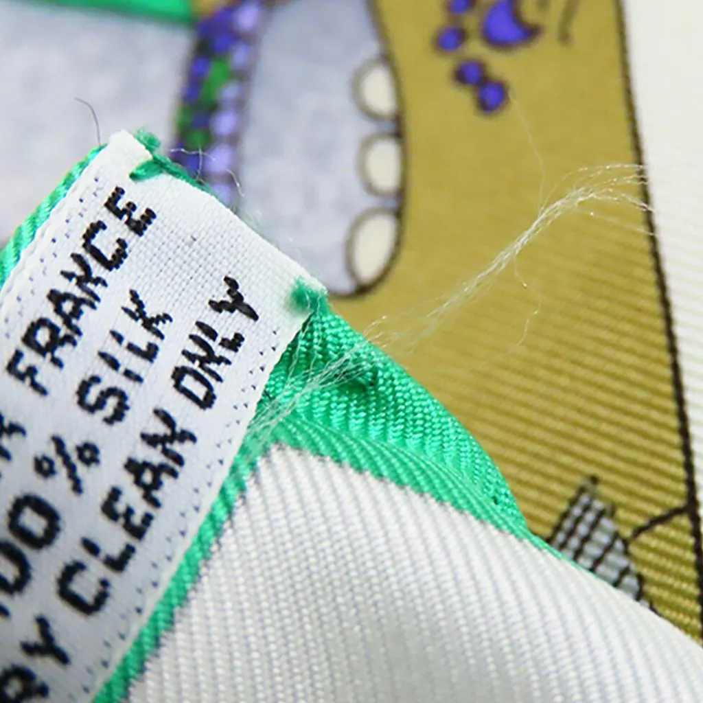 Hermès Fantaisies Indiennes Silk Scarf 90 Green Very good - Box View