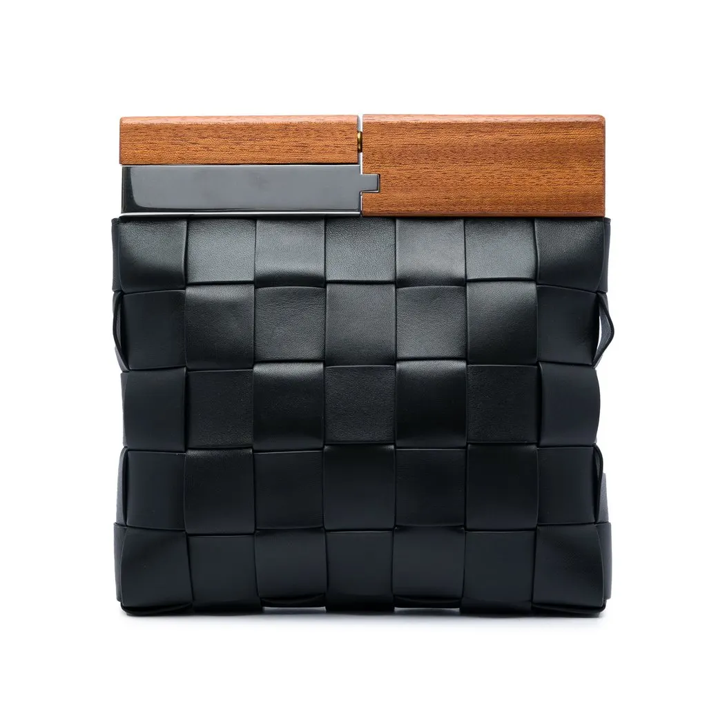 Bottega Veneta Lambskin Maxi Intrecciato The Snap Clutch Black Leather Very good - Front View