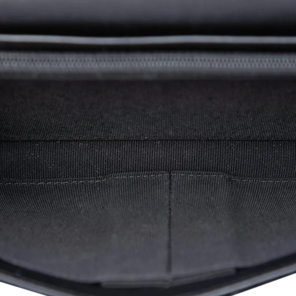 Chanel CC Quilted Velvet Wallet on Removable Chain Black Very good - Model View