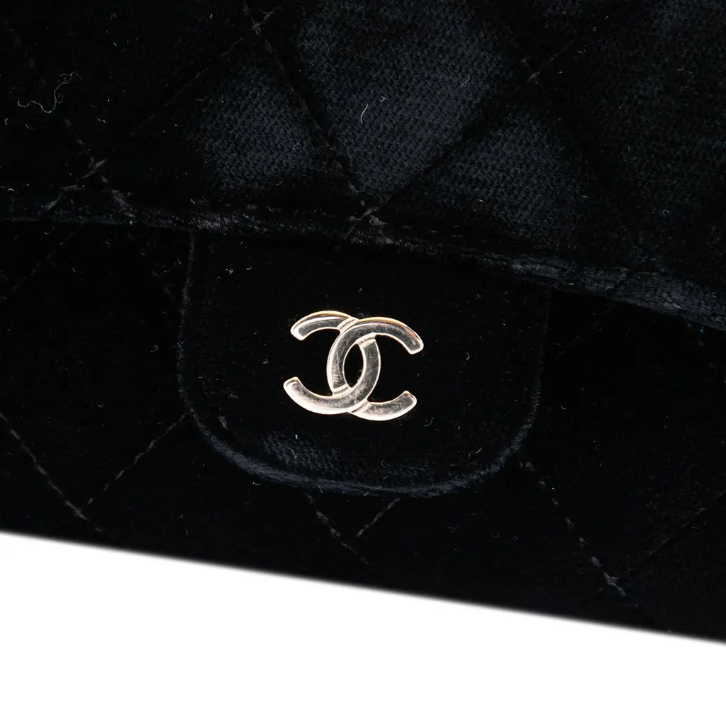 Chanel CC Quilted Velvet Wallet on Removable Chain Black Very good - Box View
