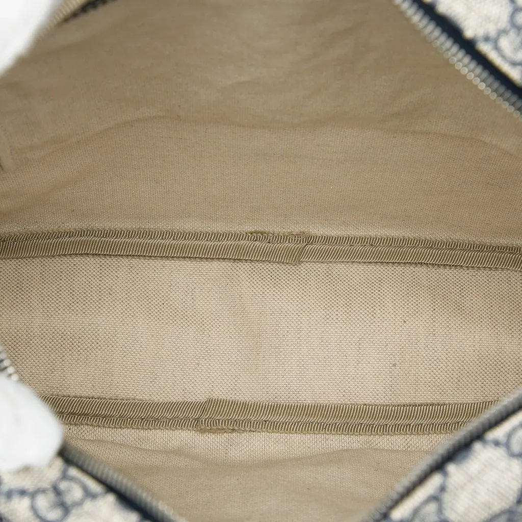 Gucci GG Supreme Crossbody Beige Very good - Model View