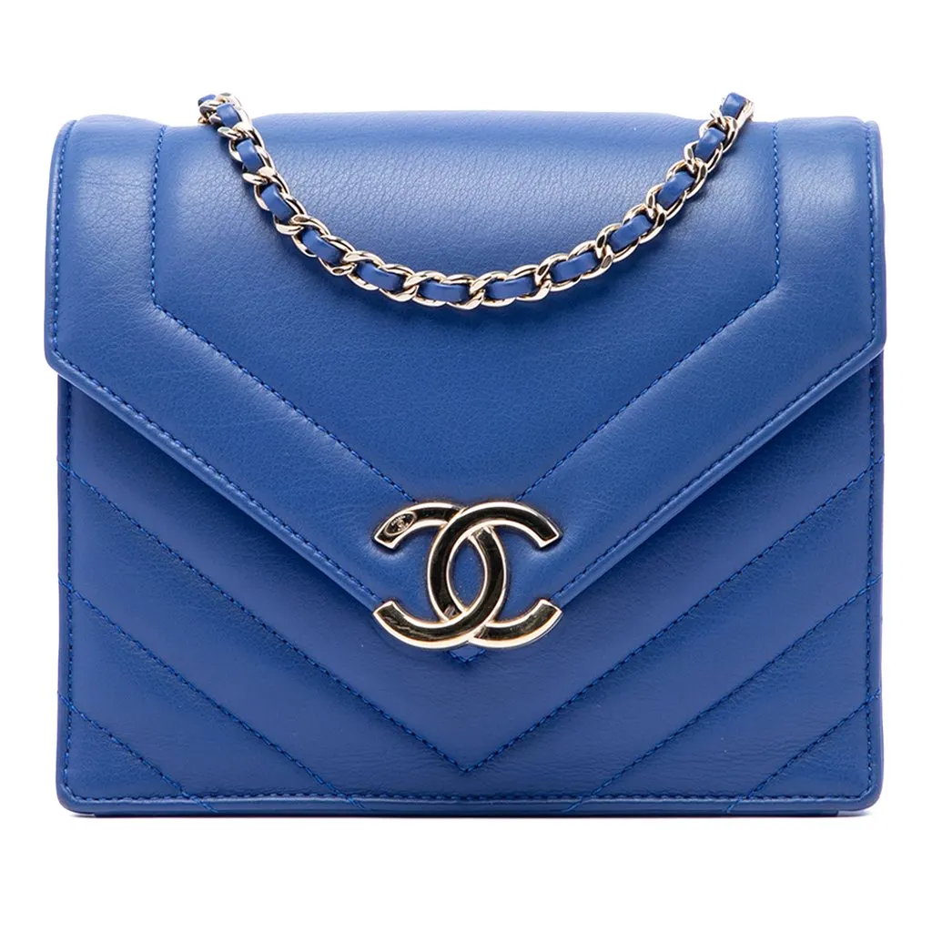 Chanel Small CC Chevron Calfskin Envelope Flap Blue Leather Very good - Front View