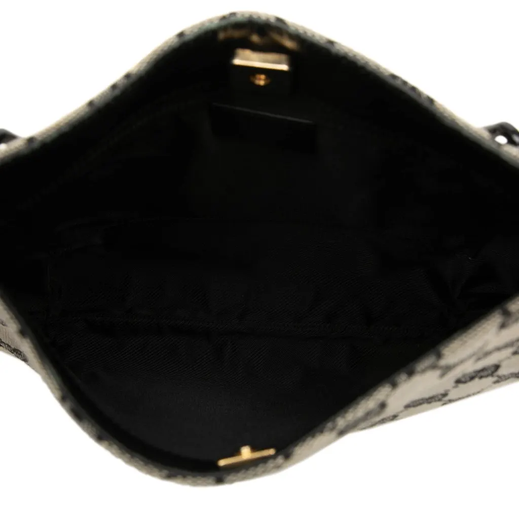 Gucci GG Canvas Chain Hobo Beige Canvas Very good - Model View