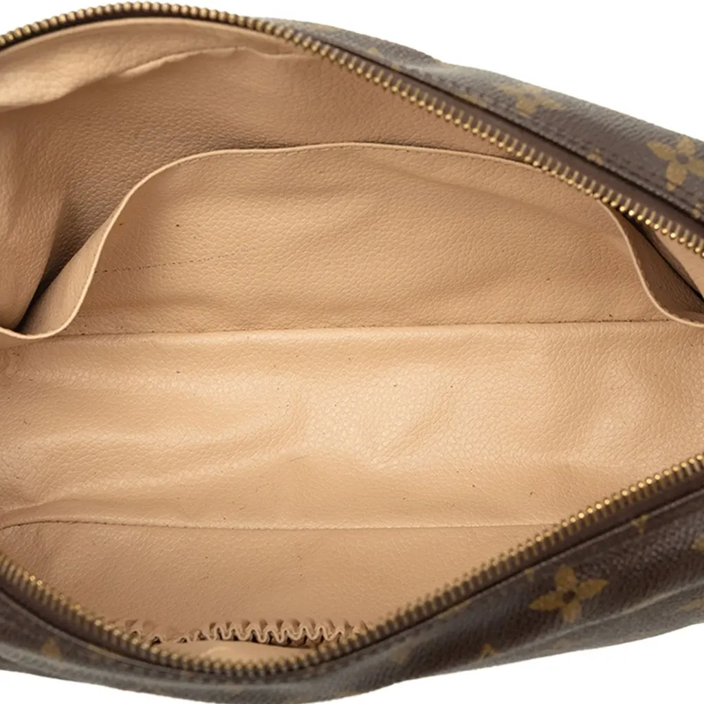 Louis Vuitton Monogram Trousse Toilette 28 Brown Canvas Very good - Model View