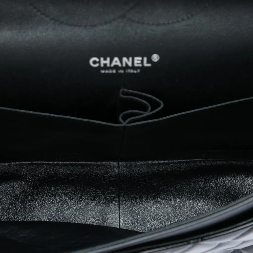 Chanel Jumbo Classic Patent Double Flap Black Leather Very good - Model View