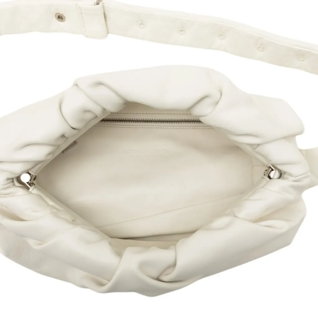 Bottega Veneta Calfskin The Body Pouch Belt Bag White Leather Very good - Model View