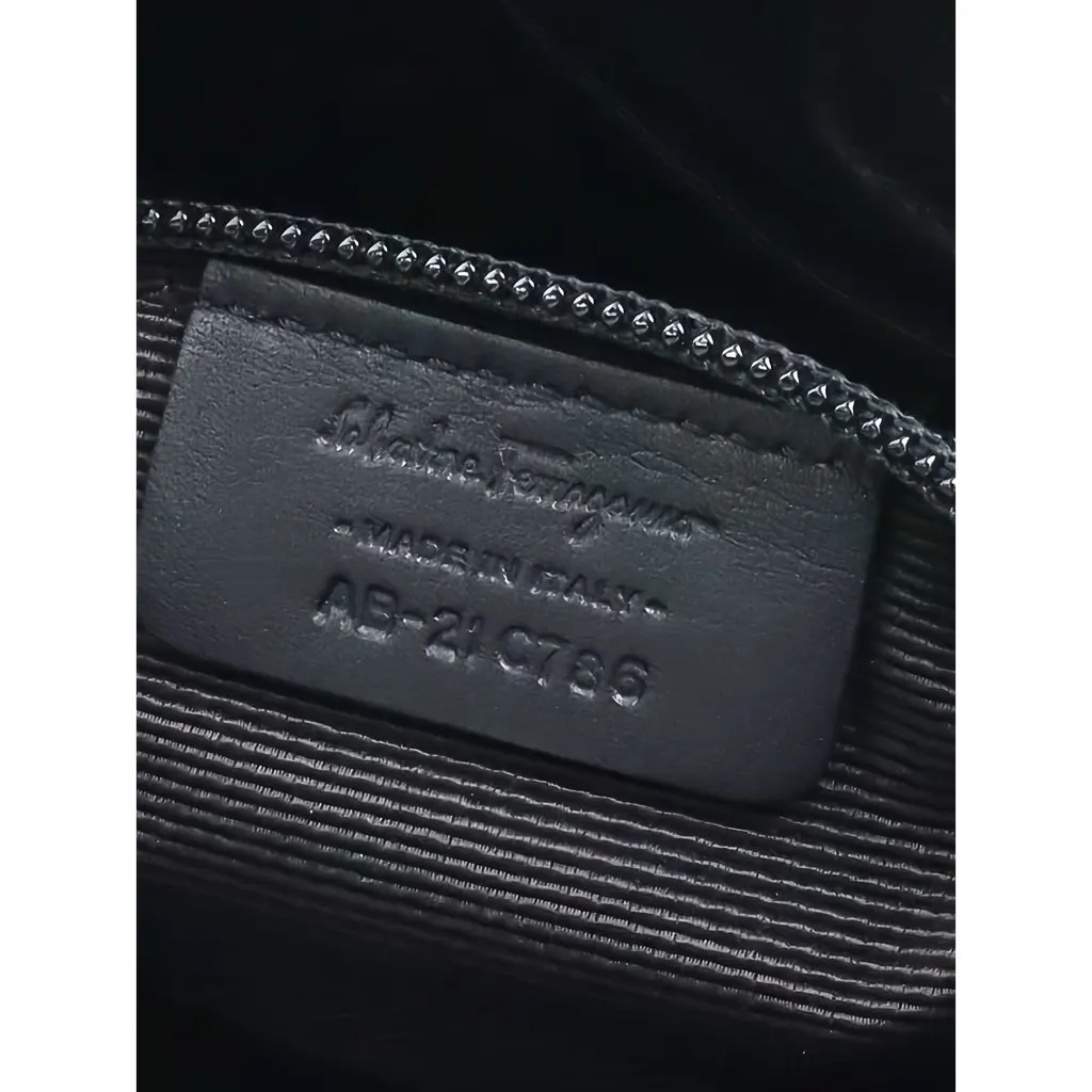 Salvatore Ferragamo Leather Vara Bow Handbag Black Leather Very good - Box View