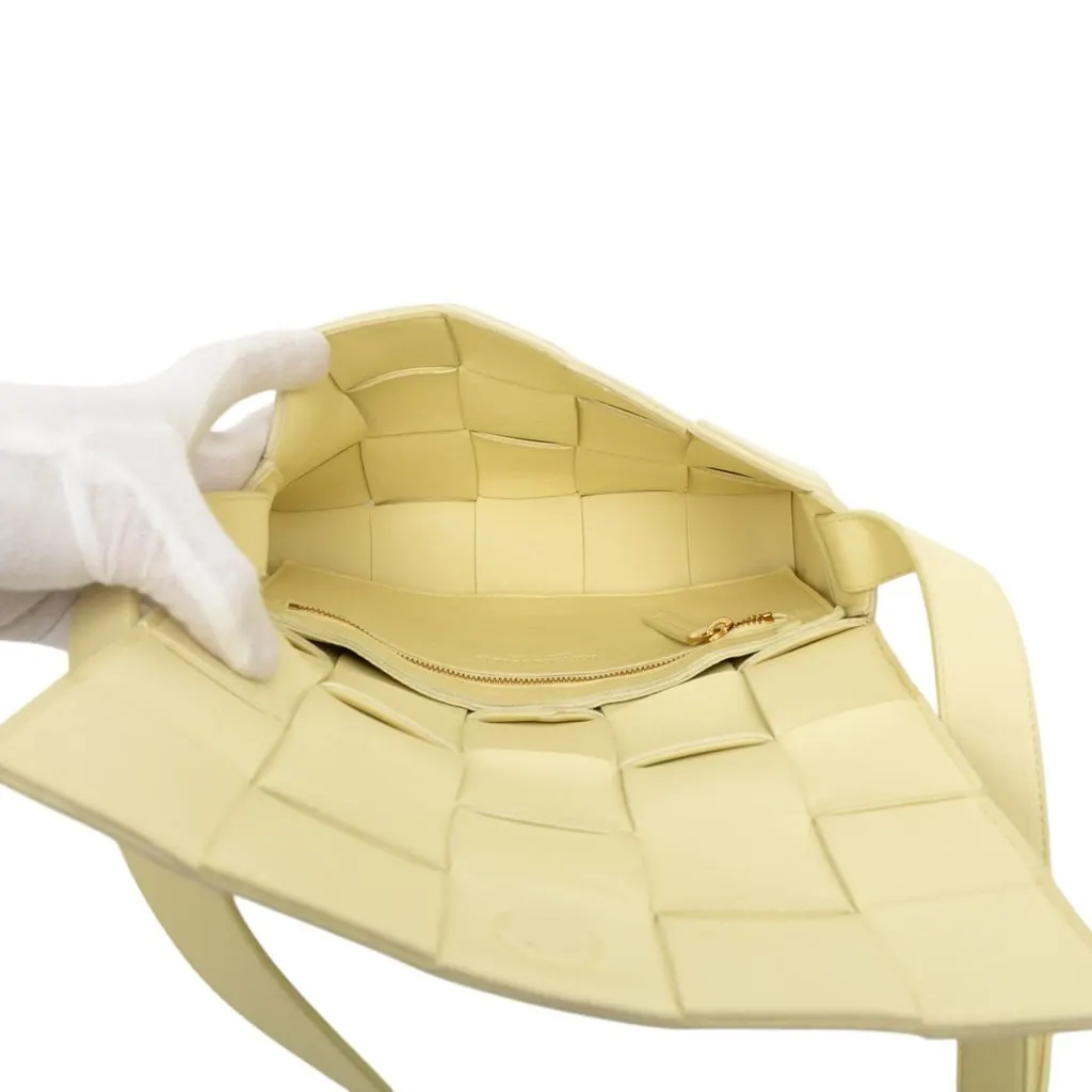 Bottega Veneta Nappa Intrecciato Cassette Crossbody Yellow Leather Very good - Model View
