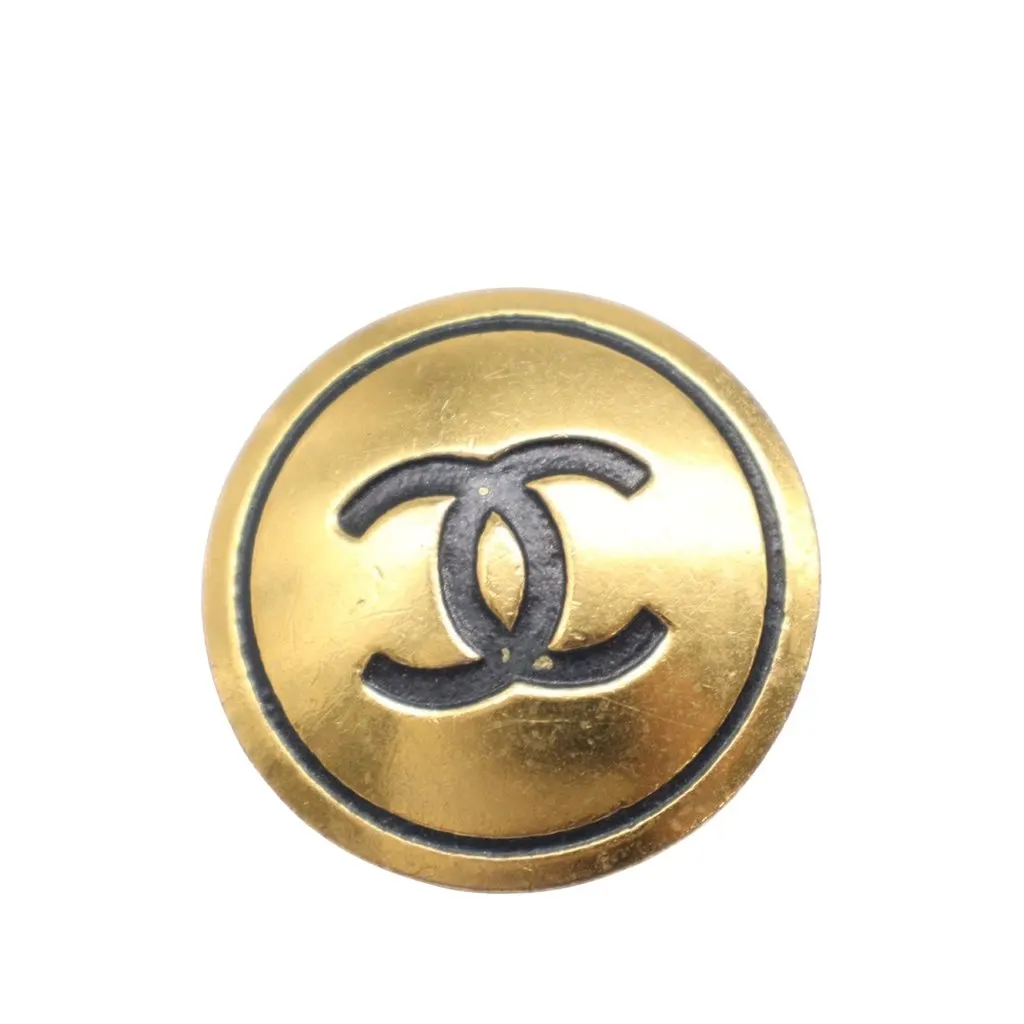 Chanel CC Gold Plated and Enamel Round Clip On Earrings Gold Metal Very good - Model View