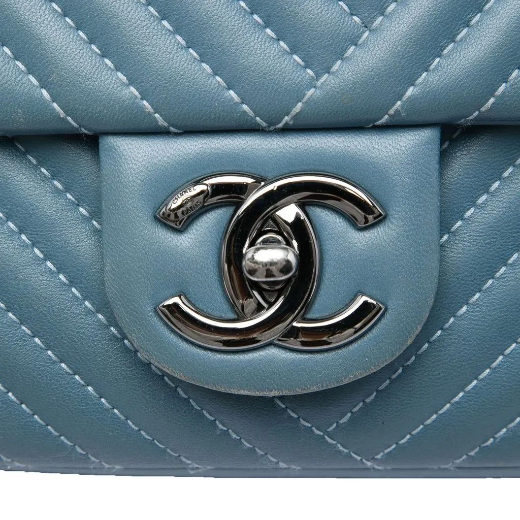 Chanel Large Lambskin CC Crossing Flap Blue Leather Very good - Box View