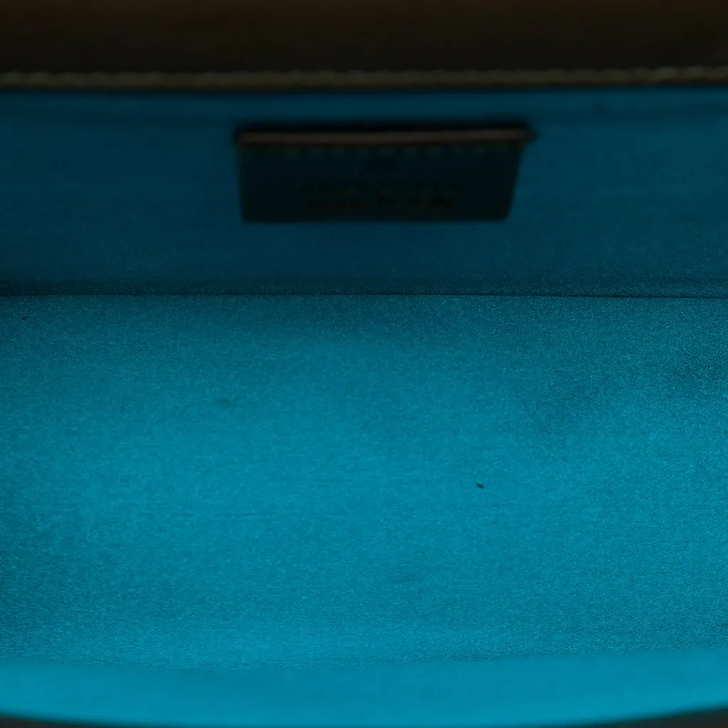 Gucci Medium GG Velvet Dionysus Crossbody Green Velvet Very good - Model View