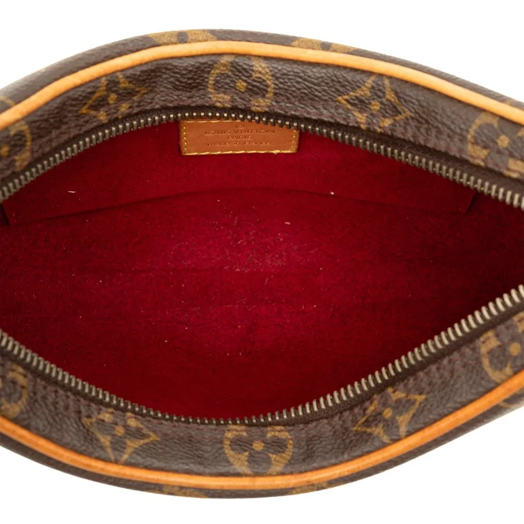 Louis Vuitton Monogram Croissant PM Brown Very good - Model View
