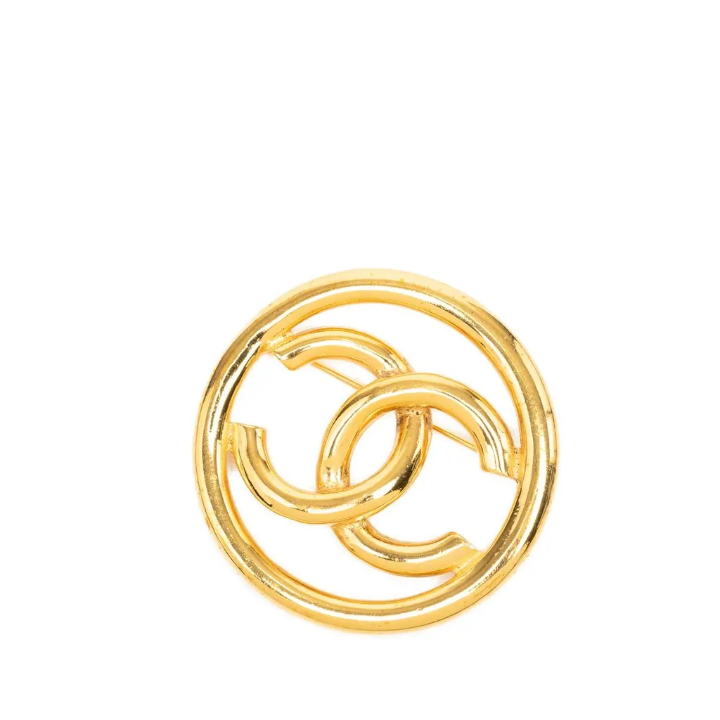 Chanel CC Gold Plated Round Brooch Gold Metal Very good - Front View