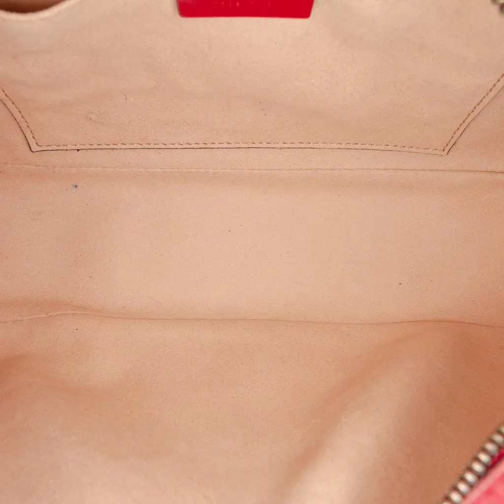 Gucci Small GG Marmont Matelasse Leather Crossbody Red Leather Very good - Model View