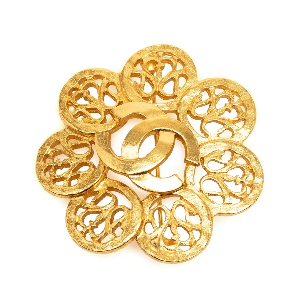 Chanel CC Gold Plated Flower Pin Brooch Gold Metal Very good - Front View