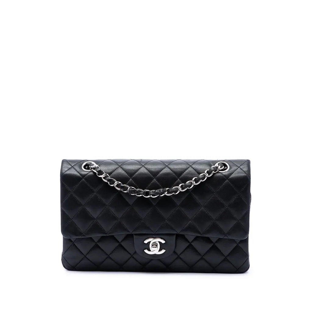 Chanel Medium Classic Lambskin Double Flap Black Leather Very good - Front View