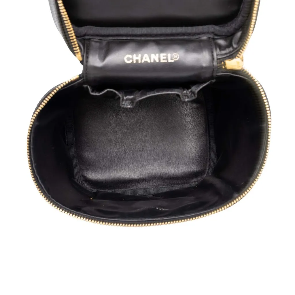Chanel CC Caviar Vanity Bag Black Leather Very good - Model View