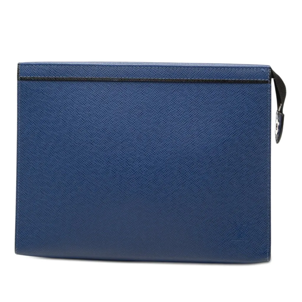 Louis Vuitton Taiga Pochette Voyage MM Blue Leather Very good - Front View