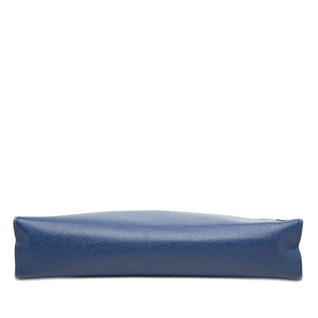 Louis Vuitton Taiga Pochette Voyage MM Blue Leather Very good - Inside View
