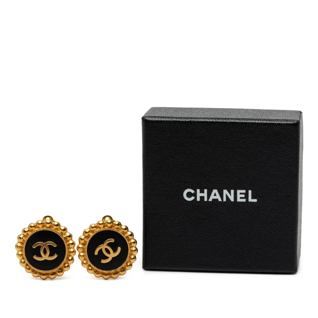 Chanel CC Gold Plated Enamel Round Clip On Earrings Gold Metal Very good - Model View