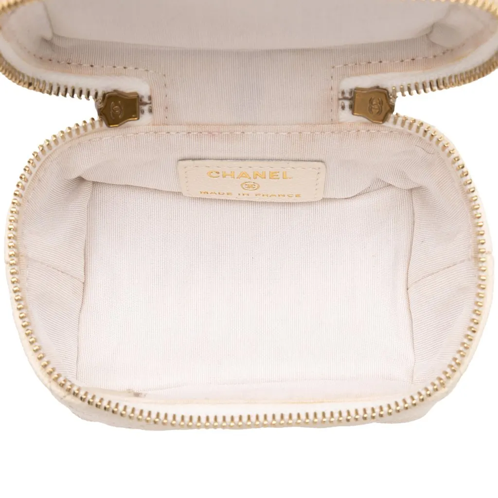 Chanel Mini CC Quilted Caviar Chain Zip Around Vanity Case White Leather Very good - Model View