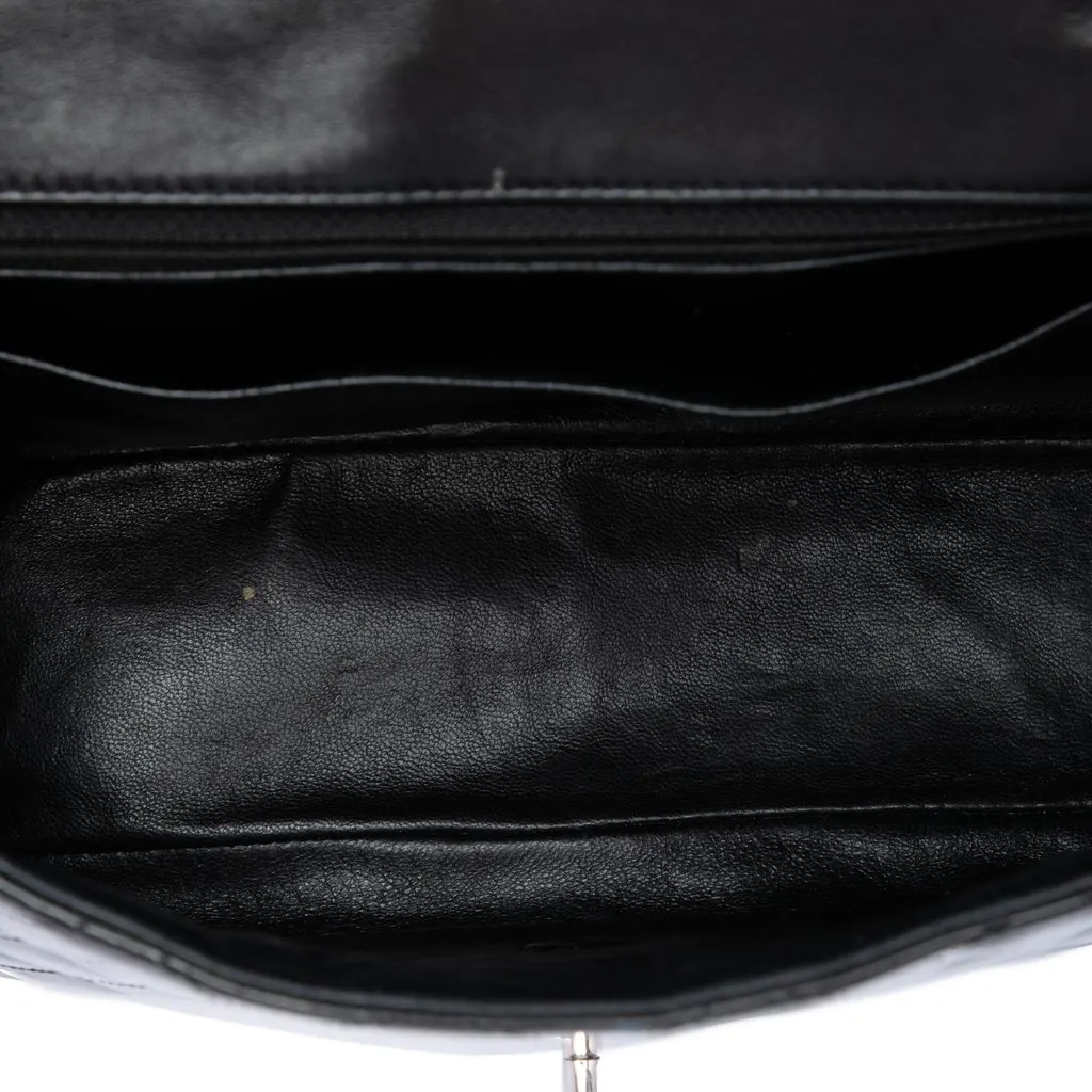 Chanel Jumbo Classic Patent Single Flap Black Leather Very good - Model View
