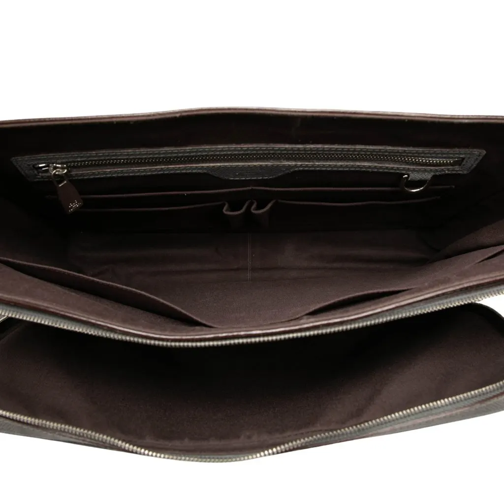 Louis Vuitton Taiga Vassili GM MultiColor Leather Good - Model View