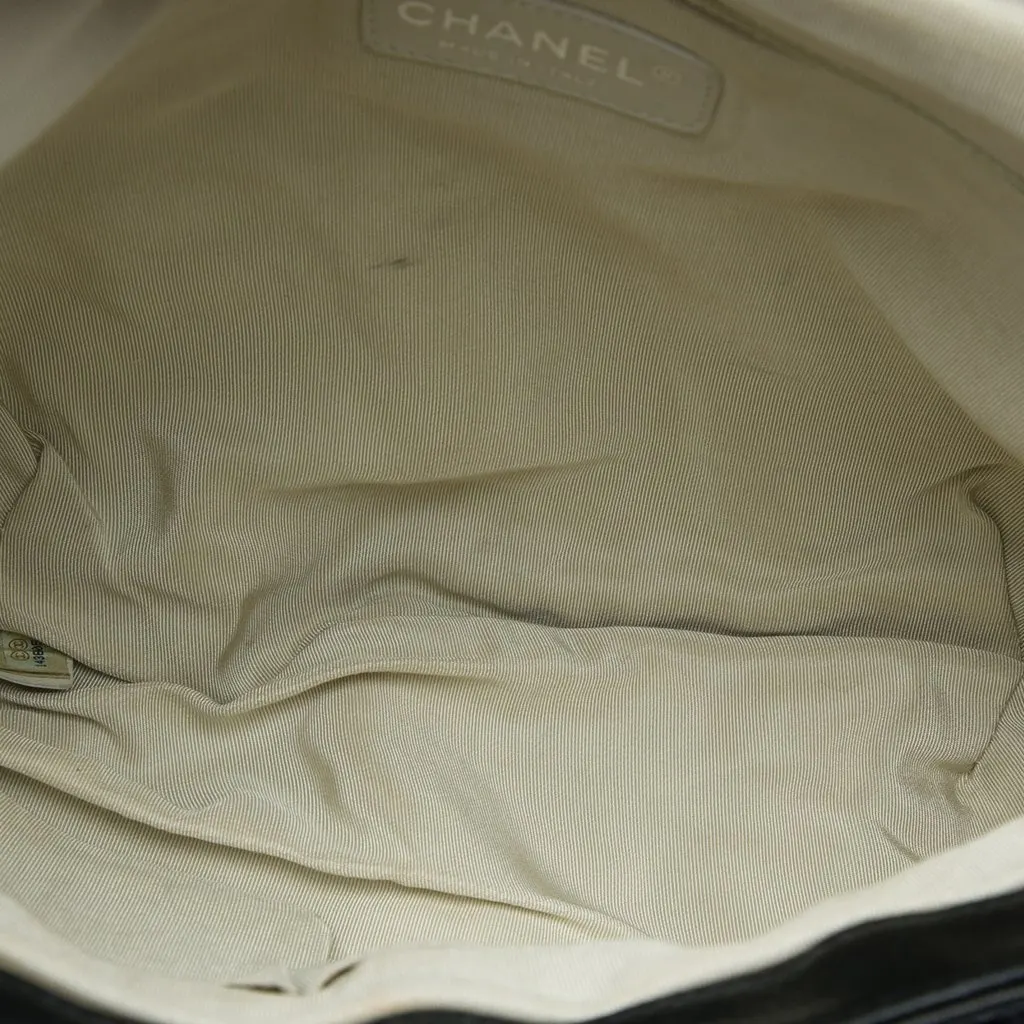 Chanel Large Quilted Washed Lambskin Chain Around Messenger Bag Black Leather Very good - Model View