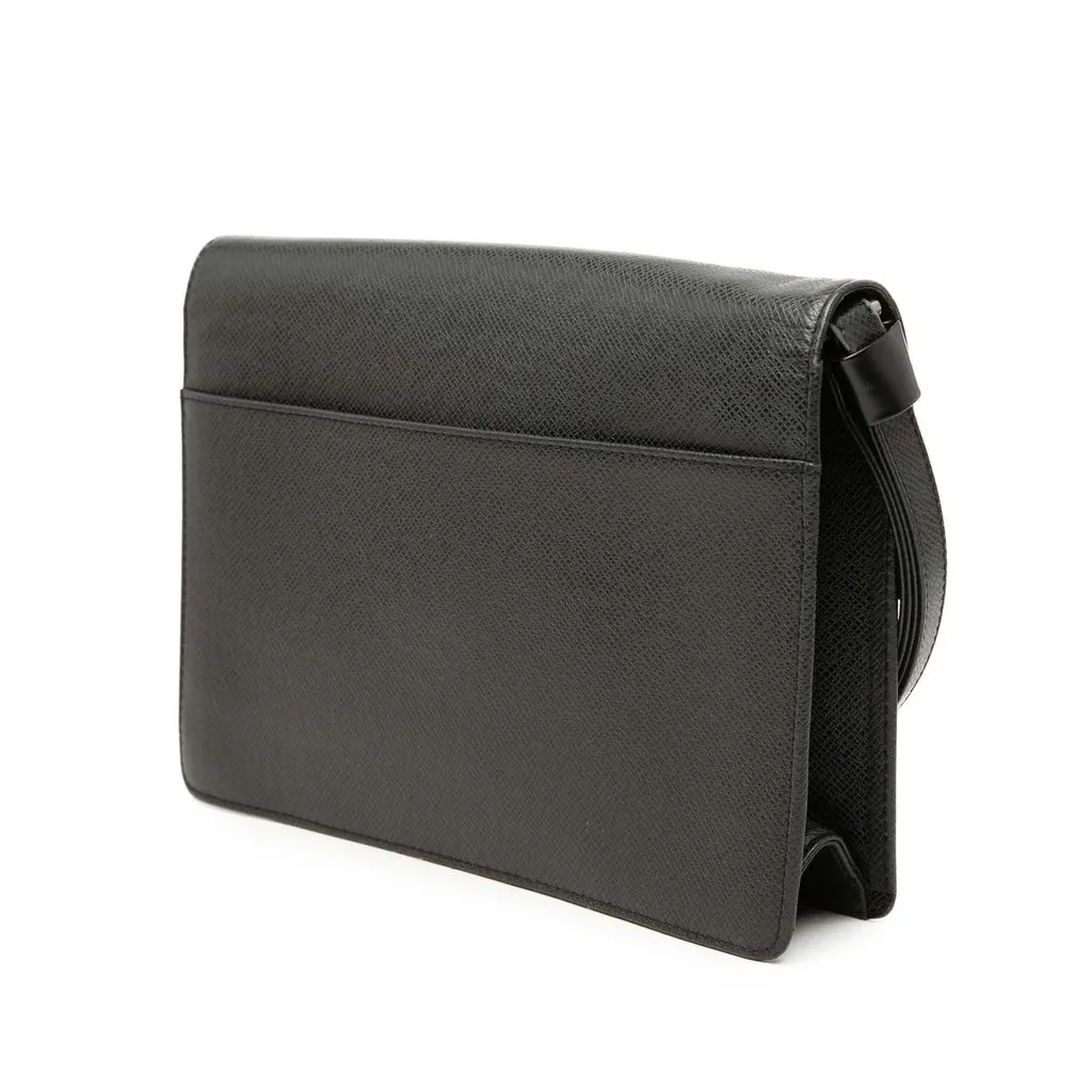 Louis Vuitton Taiga Selenga Black Leather Very good - Back View