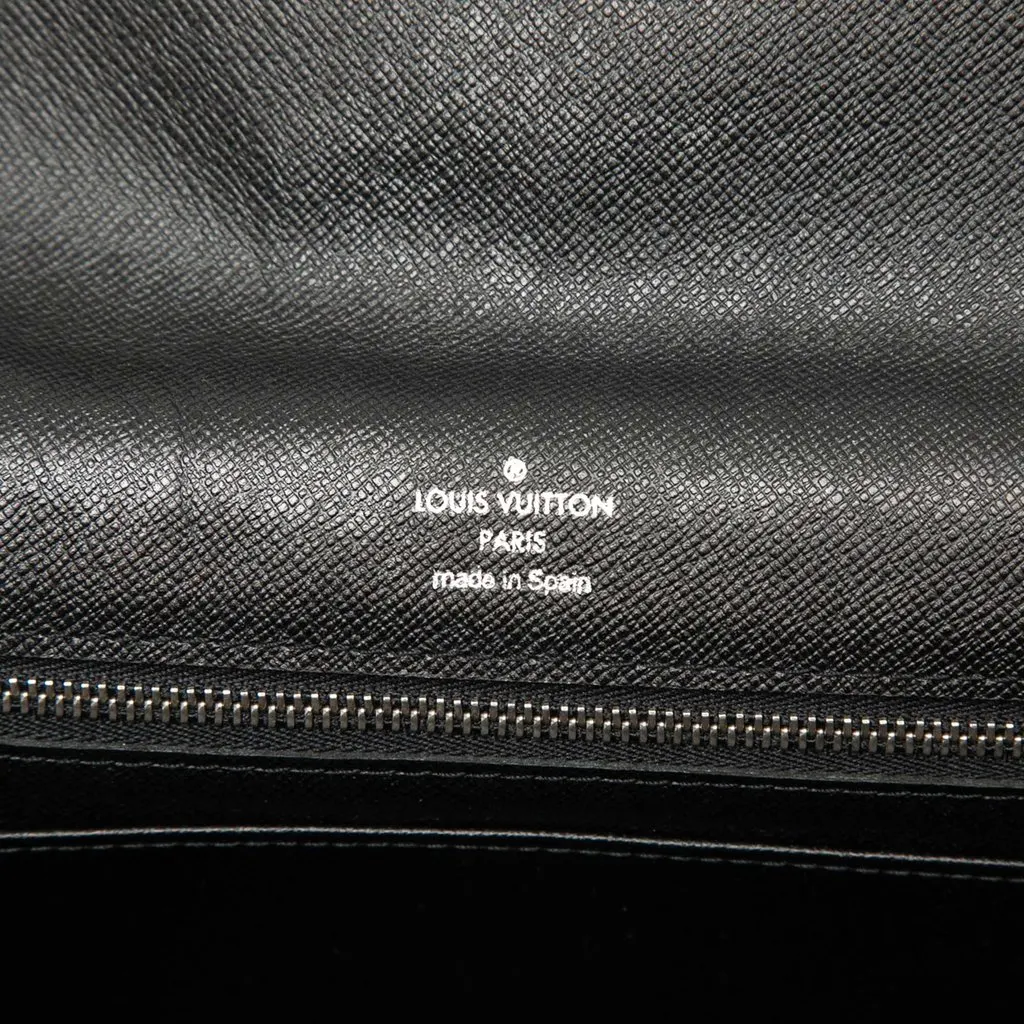 Louis Vuitton Taiga Selenga Black Leather Very good - Box View