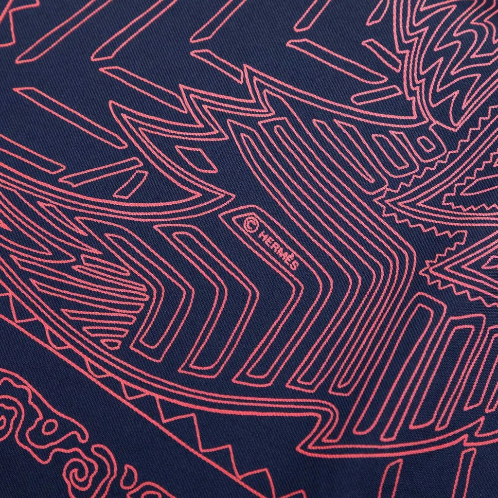 Hermès Legende Kuna Peuple de Panama Silk Scarf 90 Blue Very good - Model View