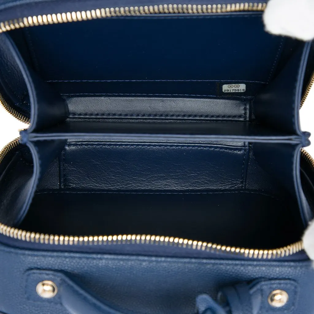 Chanel Small Caviar CC Filigree Vanity Case Blue Leather Very good - Model View
